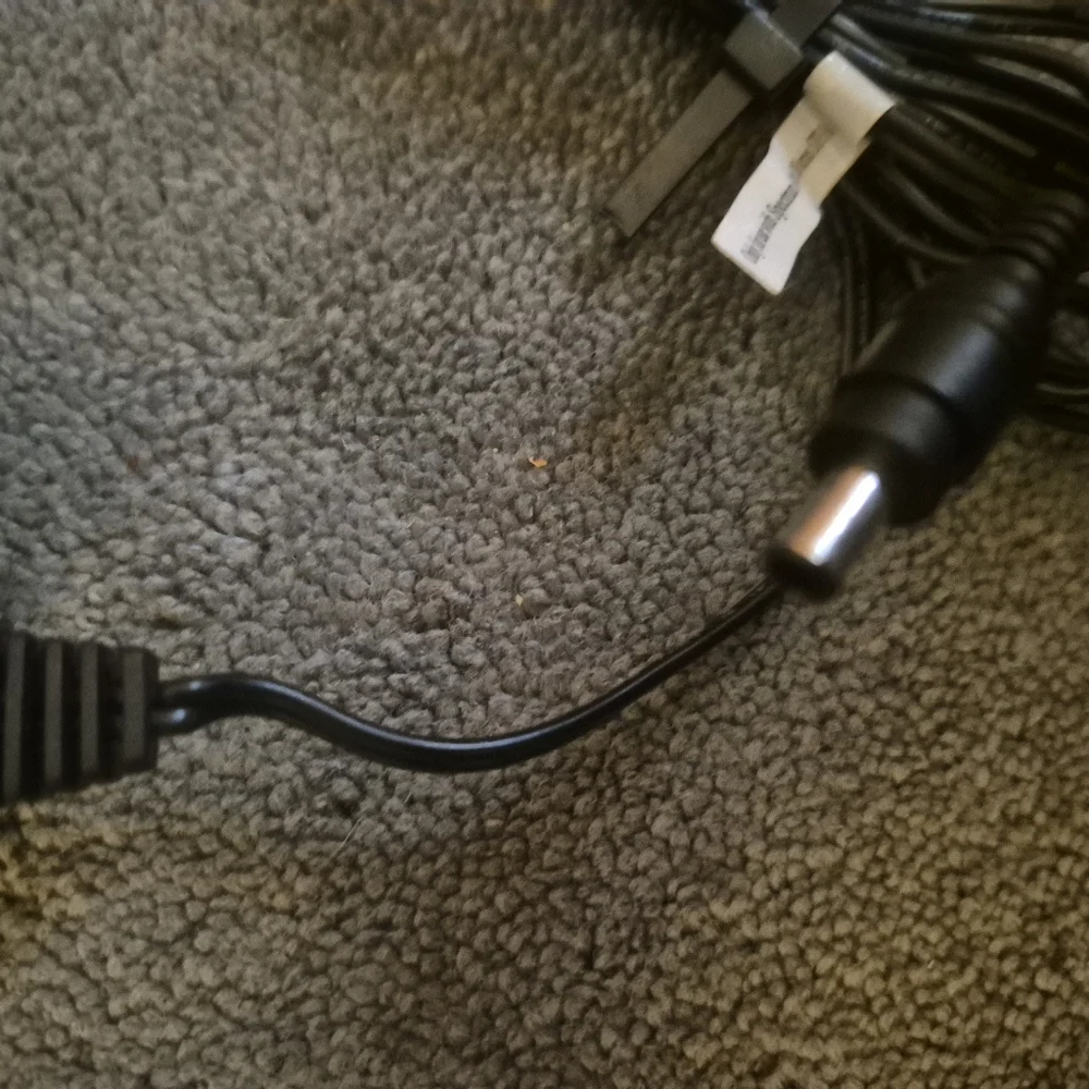 (2) CHALLENGER CABLE SALES SWITCHING POWER SUPPLY 12V Adapter PS-3.3-12-3DC1 NEW